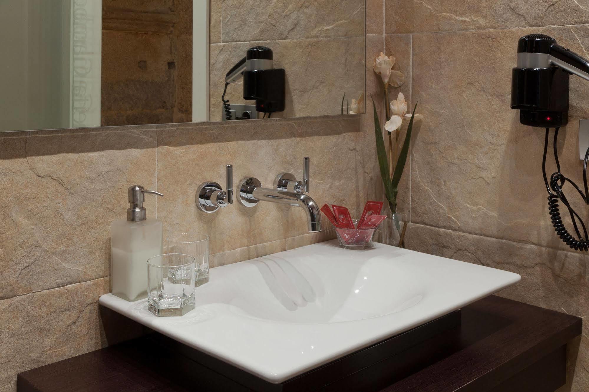 Hotel Puerta Gamboa Виго Экстерьер фото