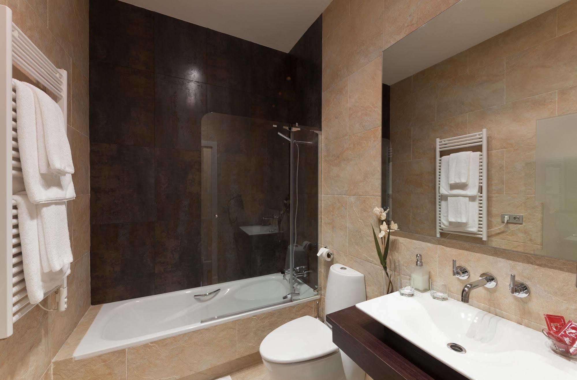 Hotel Puerta Gamboa Виго Экстерьер фото