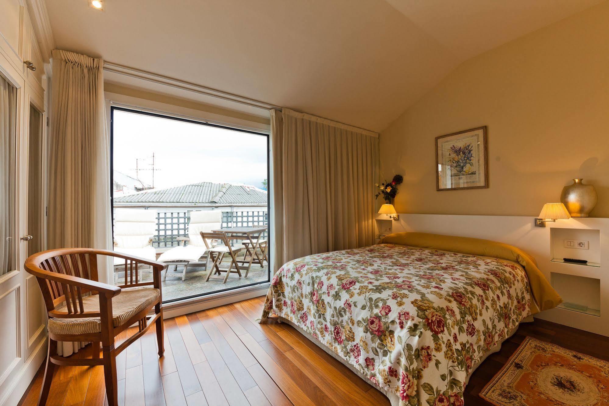 Hotel Puerta Gamboa Виго Экстерьер фото
